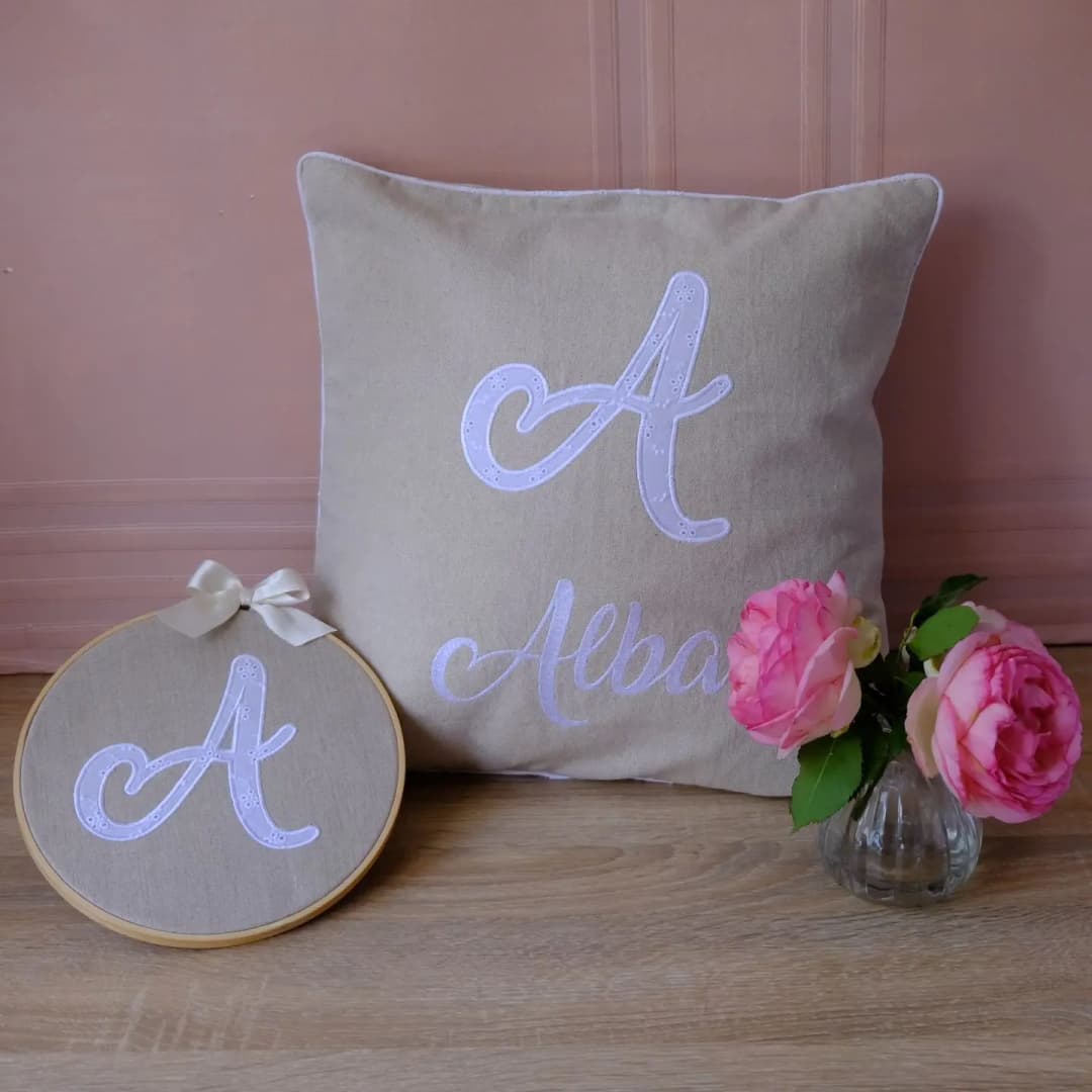 Coussin et tambour personnalisé pour un cadeau de naissance 