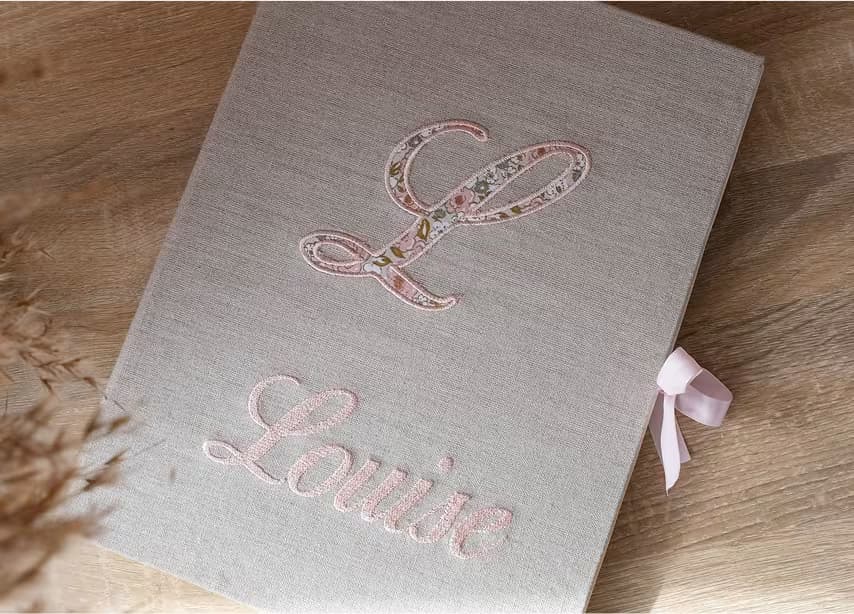 Coussin personnalisable avec prénom brodé - Mallyana Création