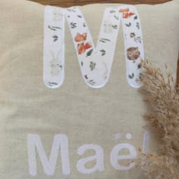 Coussin personnalisé en lin et coton avec prénom brodé et initiale - photo 2
