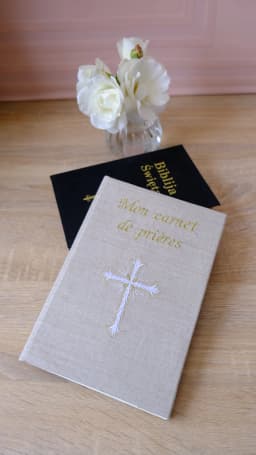 Carnet de prière en lin brut – Fait main et personnalisable - photo 2
